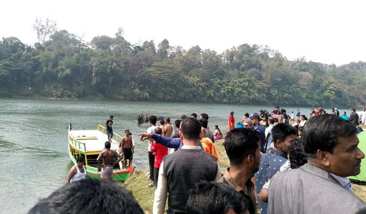 কাপ্তাইয়ে নৌকা ডুবে ৬ জনের মৃত্যু কাপ্তাইয়ে নৌকা ডুবে ৬ জনের মৃত্যু