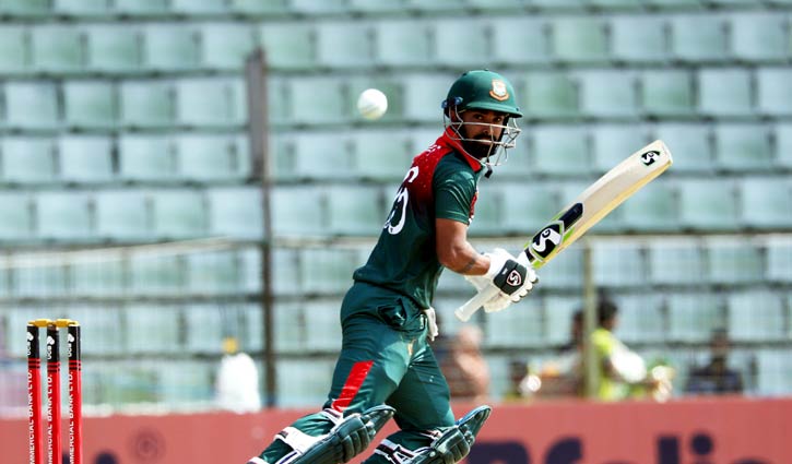 Bangladesh set Zimbabwe to chase 322