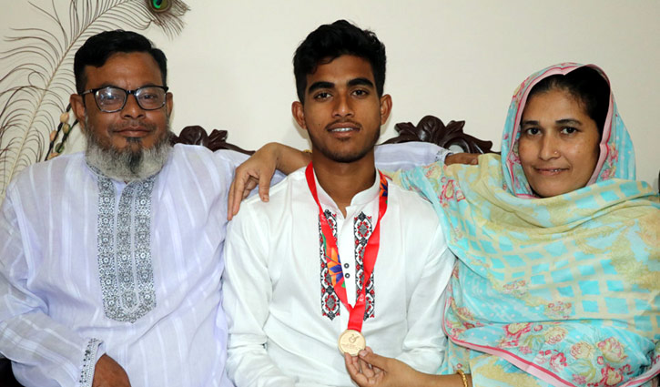 ‘অফ দ্য ফিল্ডে’ দেশের হয়ে লড়েছি: নাবিল