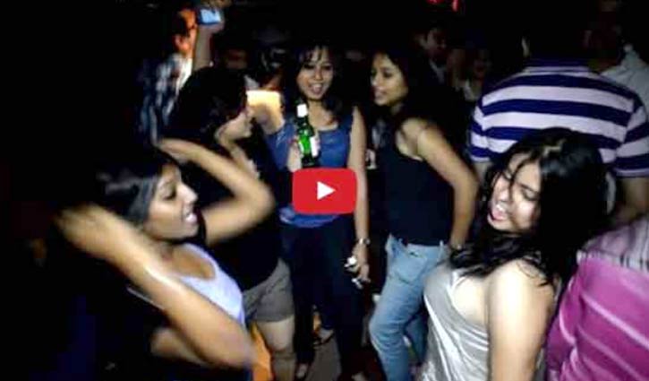 অশ্লীল শুটিং বন্ধে পুলিশের হানা