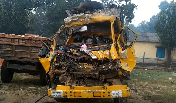 2 killed in Mymensingh road crash