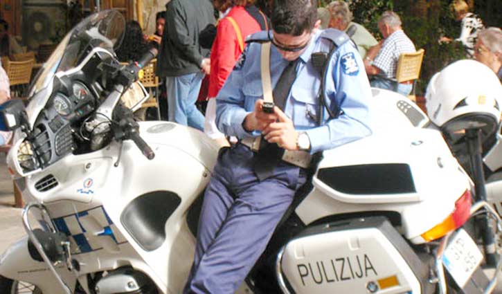 Malta arrests half of its traffic police