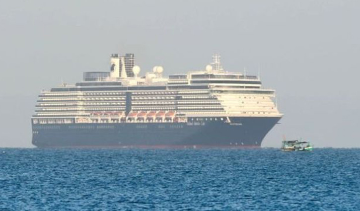 Cruise ship rejected by five ports docks at last