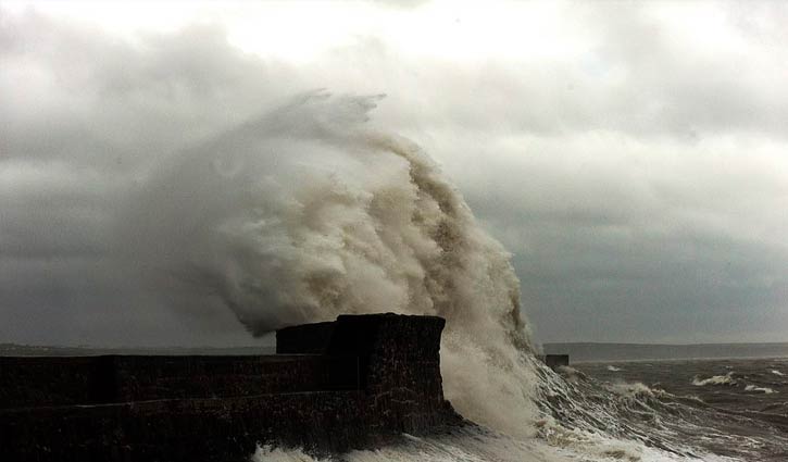 Travel disruption as Storm Ciara hits UK