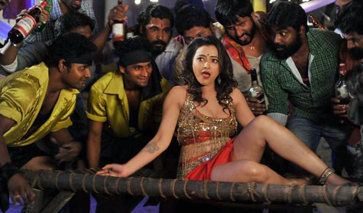 দেহ ব্যবসায় জড়িয়েছেন যে অভিনেত্রীরা