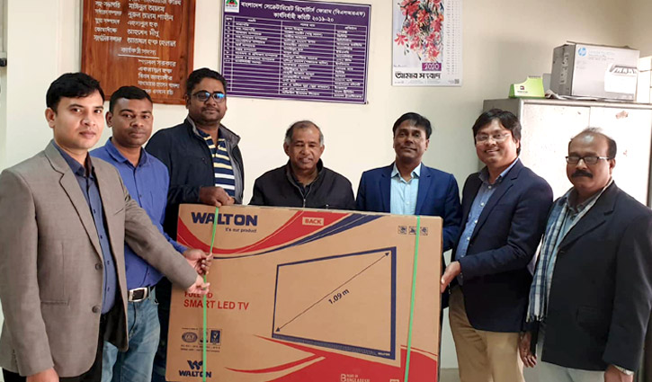 বিএসআরএফ কার্যালয়ে টেলিভিশন উপহার দিল রাইজিংবিডি বিএসআরএফ কার্যালয়ে টেলিভিশন উপহার দিল রাইজিংবিডি
