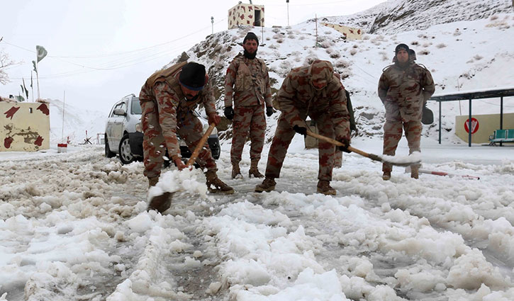 Severe weather in Afghanistan, Pakistan leaves 43 dead