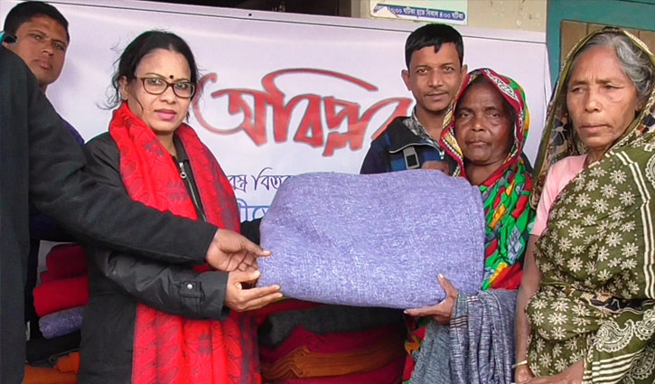 কামারজানিতে কম্বল বিতরণ কামারজানিতে কম্বল বিতরণ