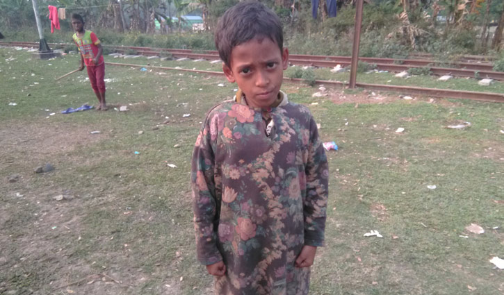 মরণ নেশায় আসক্ত ৭ বছরের রুবেল মরণ নেশায় আসক্ত ৭ বছরের রুবেল