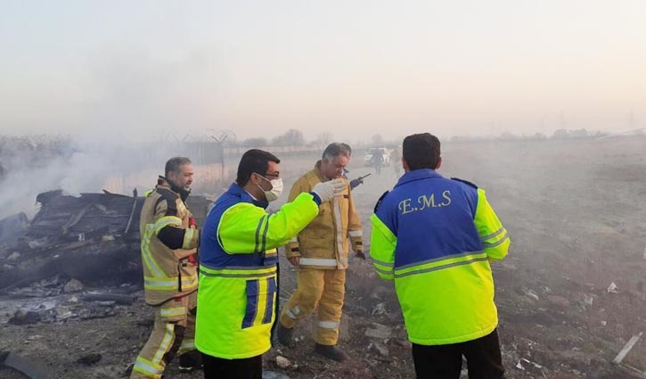 Plane crashes with 176 on board in Iran