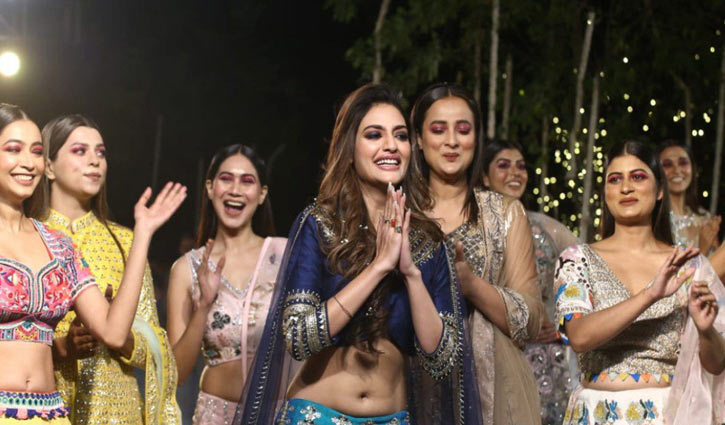 নুসরাতের আমন্ত্রণে তারকাদের ঢল নুসরাতের আমন্ত্রণে তারকাদের ঢল
