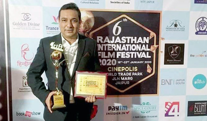 তৌকীরের হাতে সেরার পুরস্কার