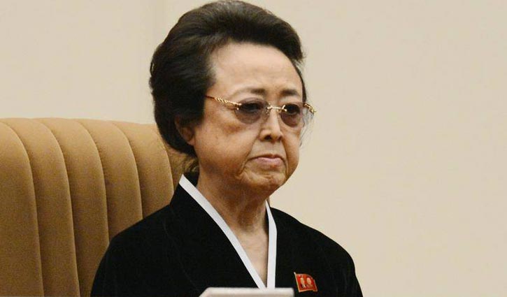 ৬ বছর পর উনের ‘মৃত’ ফুপু হাজির