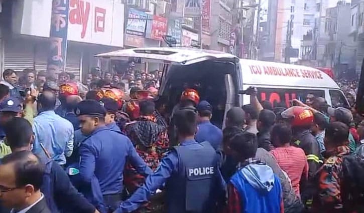 মৌলভীবাজারে জুতার দোকানে আগুন, নিহত ৫ মৌলভীবাজারে জুতার দোকানে আগুন, নিহত ৫