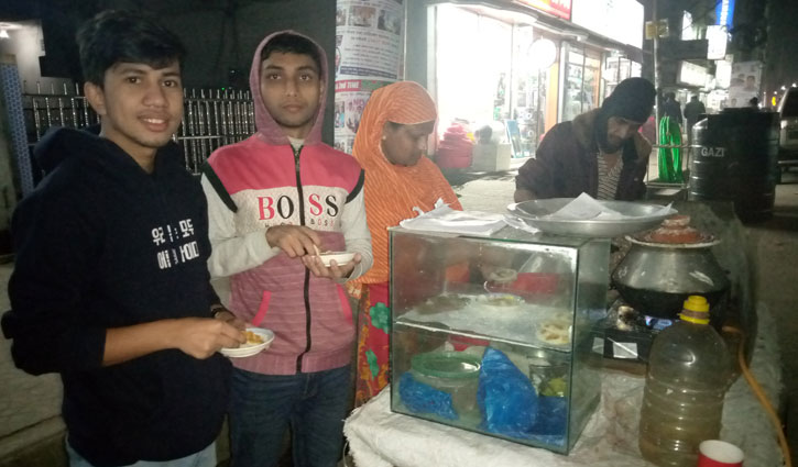 ‘মায়ের হাতের পিঠা মিস করি’