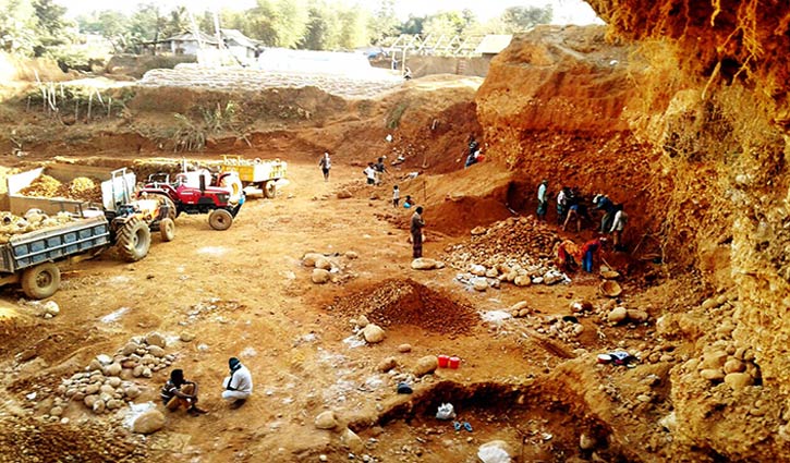 পাথর কোয়ারিতে মৃত্যুর মিছিল থামবে কবে?