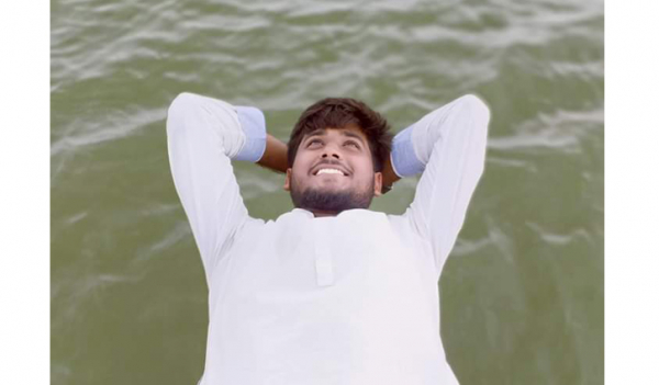 অতঃপর জেগে দেখি ঈদের বয়স একদিন... অতঃপর জেগে দেখি ঈদের বয়স একদিন...