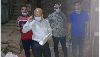 নোয়াখালীতে ৩০ মেট্রিক টন গমসহ আটক ১ নোয়াখালীতে ৩০ মেট্রিক টন গমসহ আটক ১