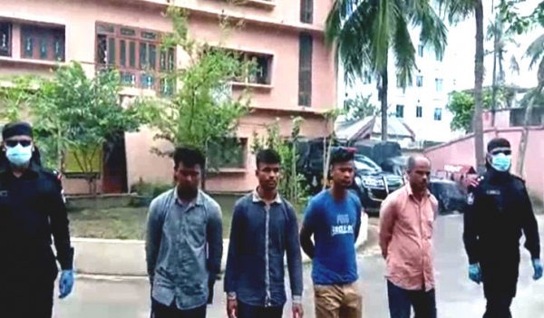 কুমিল্লায় সাড়ে ১১ হাজার ইয়াবাসহ আটক ৪ কুমিল্লায় সাড়ে ১১ হাজার ইয়াবাসহ আটক ৪