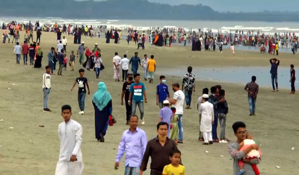 পুরনো রূপে কক্সবাজার সৈকত, স্বাস্থ্যবিধিতে উদাসীন পুরনো রূপে কক্সবাজার সৈকত, স্বাস্থ্যবিধিতে উদাসীন
