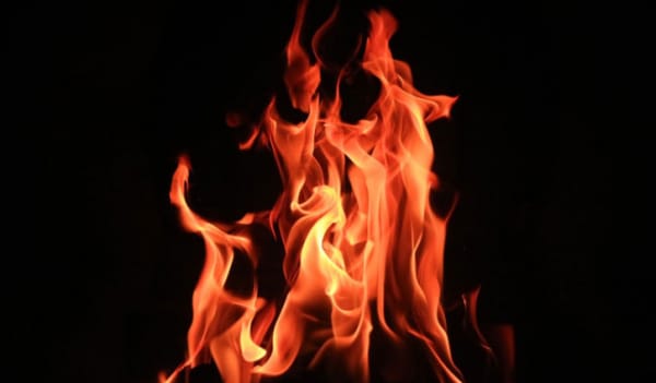 গাজীপুরে ব্যাটারি কারখানার গুদামে আগুন গাজীপুরে ব্যাটারি কারখানার গুদামে আগুন