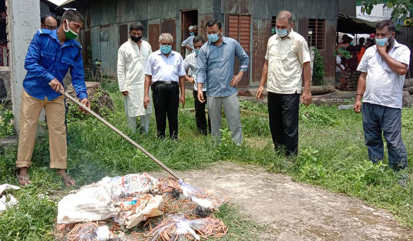 গোপালগঞ্জে লক্ষাধিক টাকার কারেন্ট জাল ধ্বংস গোপালগঞ্জে লক্ষাধিক টাকার কারেন্ট জাল ধ্বংস