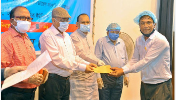 ‘জীবন হাতের মুঠোয় নিয়ে কাজ করছেন সাংবাদিকরা’ ‘জীবন হাতের মুঠোয় নিয়ে কাজ করছেন সাংবাদিকরা’