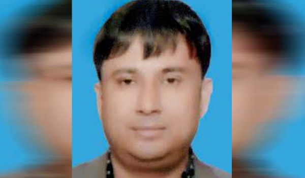 প্রবাসীর স্ত্রীকে ধর্ষণ মামলায় ইউপি চেয়ারম্যান আজিজ গ্রেপ্তার প্রবাসীর স্ত্রীকে ধর্ষণ মামলায় ইউপি চেয়ারম্যান আজিজ গ্রেপ্তার