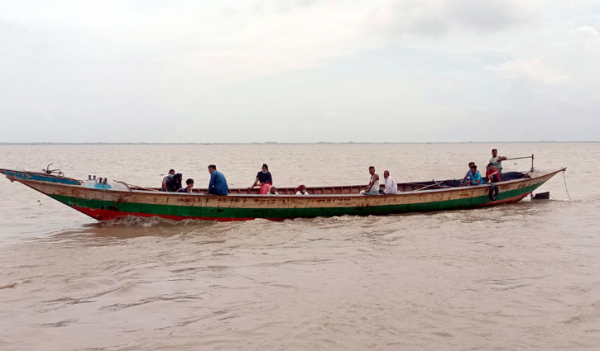 ভালো নেই আন্ধারমানিকের ট্রলারচালকরা ভালো নেই আন্ধারমানিকের ট্রলারচালকরা