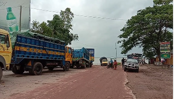 পাটুরিয়া-দৌলতদিয়া নৌরুটে ফেরি সংকটে বেড়েছে ভোগান্তি পাটুরিয়া-দৌলতদিয়া নৌরুটে ফেরি সংকটে বেড়েছে ভোগান্তি