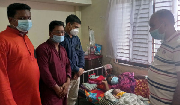 গৃহহীনের মুখে হাসি ফোটালেন ইউএনও মামুন গৃহহীনের মুখে হাসি ফোটালেন ইউএনও মামুন