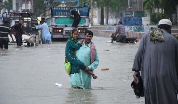 পাকিস্তানে বন্যায় ৫০ জনের মৃত্যু পাকিস্তানে বন্যায় ৫০ জনের মৃত্যু
