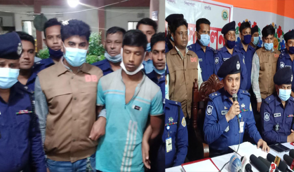 পিরোজপুরের ৩ খুনের রহস্য উদঘাটন, গ্রেপ্তার ৮ পিরোজপুরের ৩ খুনের রহস্য উদঘাটন, গ্রেপ্তার ৮