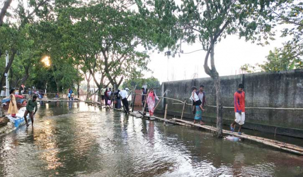 ধামরাইয়ে বন্যার উন্নতি, বাড়ছে পানিবাহিত রোগ ধামরাইয়ে বন্যার উন্নতি, বাড়ছে পানিবাহিত রোগ