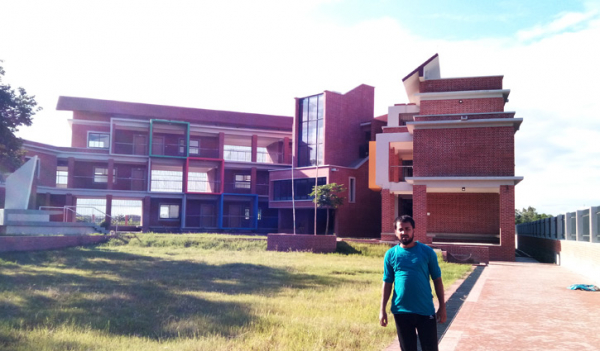 স্কুল নয়, যেন স্বর্গরাজ্য