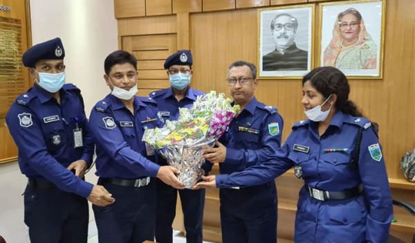 করোনা জয় করে কর্মস্থলে ফিরলেন সিরাজগঞ্জের এসপি করোনা জয় করে কর্মস্থলে ফিরলেন সিরাজগঞ্জের এসপি