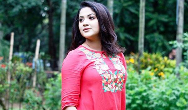 অশ্লীল দৃশ্যে ইন্ডাস্ট্রি ধ্বংস হচ্ছে না: ঊর্মিলা শ্রাবন্তী অশ্লীল দৃশ্যে ইন্ডাস্ট্রি ধ্বংস হচ্ছে না: ঊর্মিলা শ্রাবন্তী