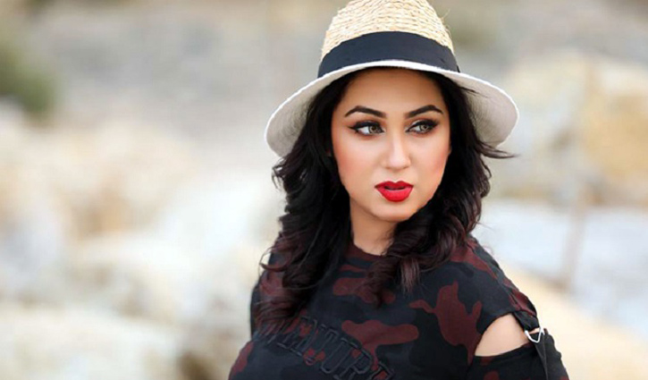 ‘অশোভন আচরণ করেছে, এখন বাসার সামনে দাঁড়িয়ে থাকে’