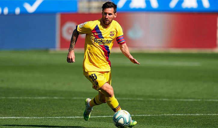 দুই রেকর্ড ভাঙলেন মেসি