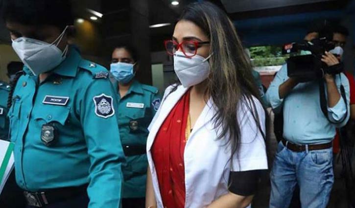 দ্বিতীয় দফা রিমান্ড শেষে আদালতে তোলা হচ্ছে ডা. সাবরিনাকে 