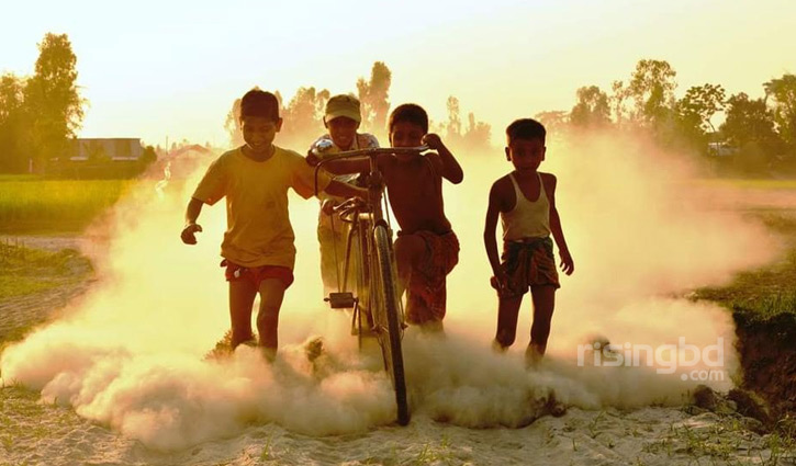 ফিরে চাই শৈশব ফিরে চাই শৈশব