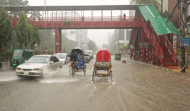  Rain, waterlogging disrupting city life