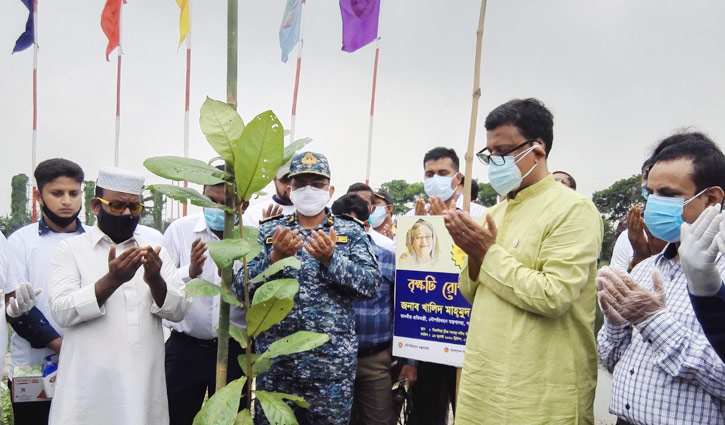 ‘প্রধানমন্ত্রীর সমর্থন থাকায় নদীতীর দখলমুক্ত রাখা সম্ভব হয়েছে’ ‘প্রধানমন্ত্রীর সমর্থন থাকায় নদীতীর দখলমুক্ত রাখা সম্ভব হয়েছে’