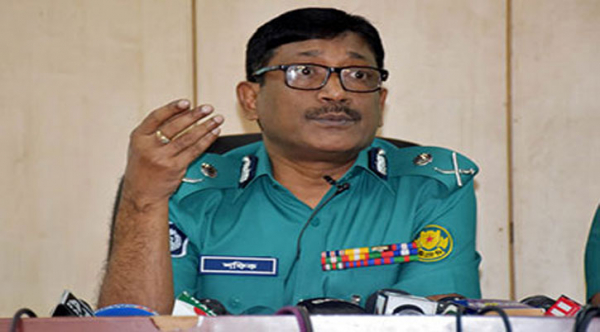 চেকপোস্টে নজরদারি বাড়াতে হবে: ডিএমপি কমিশনার চেকপোস্টে নজরদারি বাড়াতে হবে: ডিএমপি কমিশনার