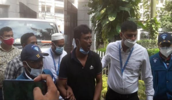 ভুয়া দুদক কমিশনারসহ দুজন রিমান্ডে ভুয়া দুদক কমিশনারসহ দুজন রিমান্ডে