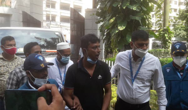 ভুয়া দুদক কমিশনার গ্রেপ্তার ভুয়া দুদক কমিশনার গ্রেপ্তার