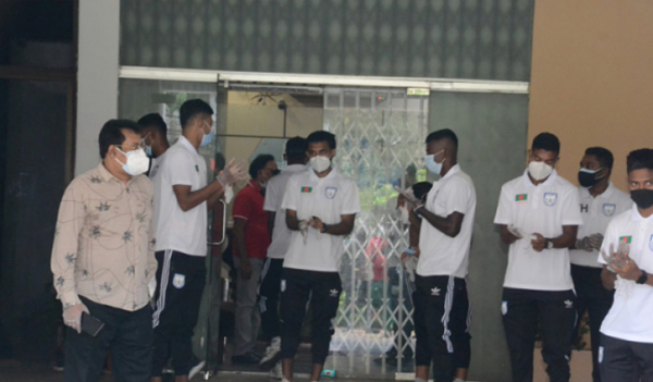 জাতীয় দলের ২৫ ফুটবলারের ১১ জনই করোনায় আক্রান্ত জাতীয় দলের ২৫ ফুটবলারের ১১ জনই করোনায় আক্রান্ত