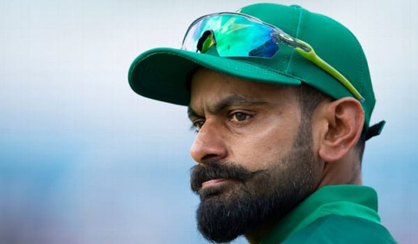 ইংল্যান্ডে গিয়েও দলের বিপত্তির কারণ হাফিজ ইংল্যান্ডে গিয়েও দলের বিপত্তির কারণ হাফিজ