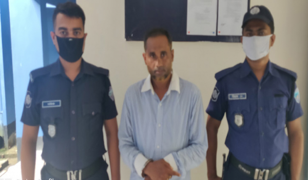 স্বাস্থ্যকর্মী নিয়োগে প্রতারণার অভিযোগে আটক এক স্বাস্থ্যকর্মী নিয়োগে প্রতারণার অভিযোগে আটক এক
