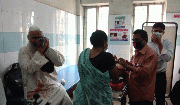 মানিকগঞ্জে বাসচাপায় স্বামী-স্ত্রী নিহত মানিকগঞ্জে বাসচাপায় স্বামী-স্ত্রী নিহত